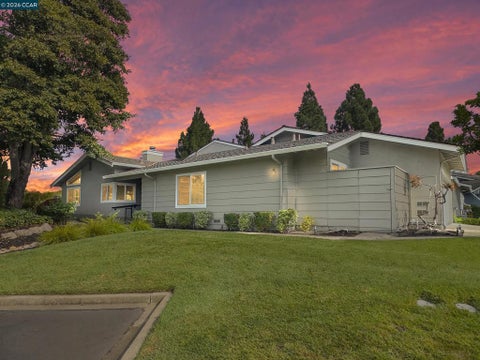 Photo of 2124 Oneida Cir CIR, Danville, CA 94526 (MLS # 41152569)