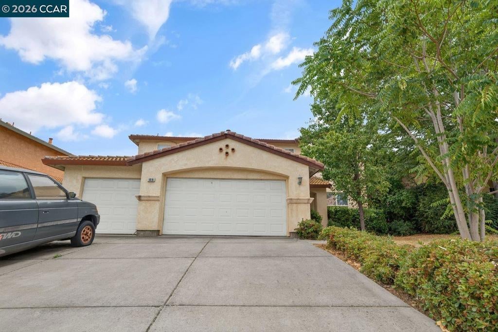 1816 Crown Peak Way