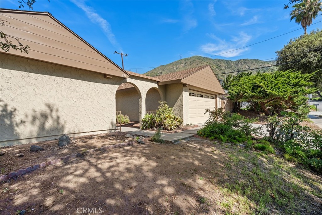 Properties 2 251 Mountain Crest Road