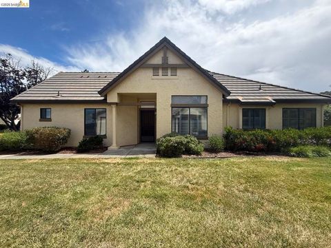 Photo of 7693 Galloway DR DR, San Jose, CA 95135 (MLS # 41136320)