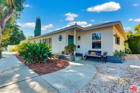 Photo of 5003 Alhama Drive, Woodland Hills, CA 91364 (MLS # 26846885)