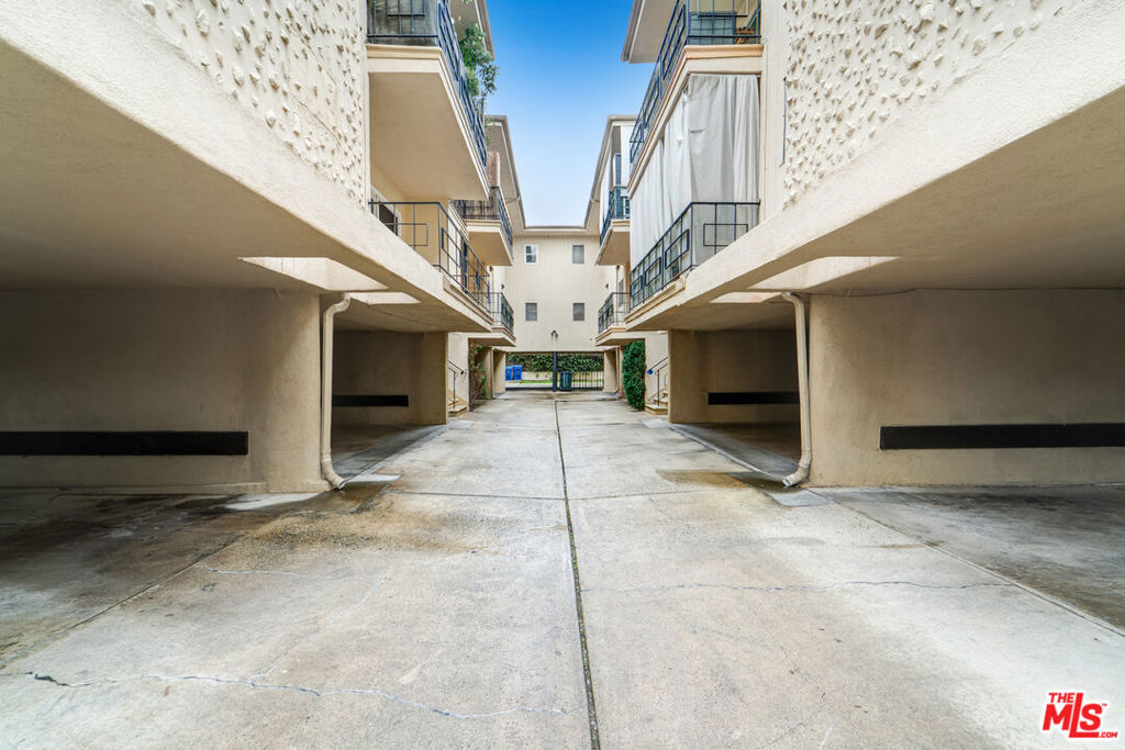 813 Westbourne Drive