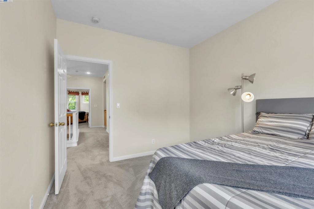 PLEASANTON VALLY - Residential