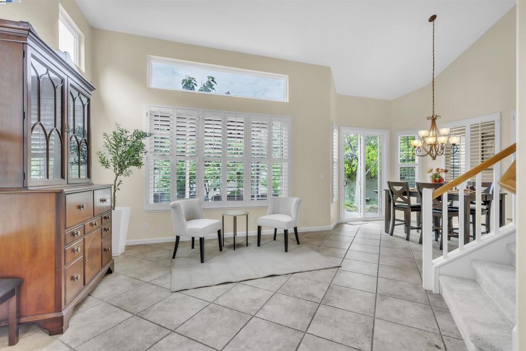 PLEASANTON VALLY - Residential