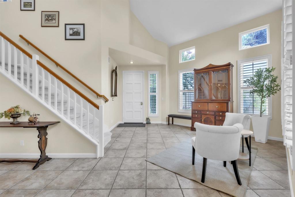 PLEASANTON VALLY - Residential
