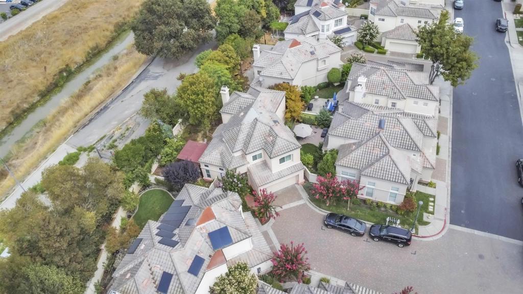 PLEASANTON VALLY - Residential