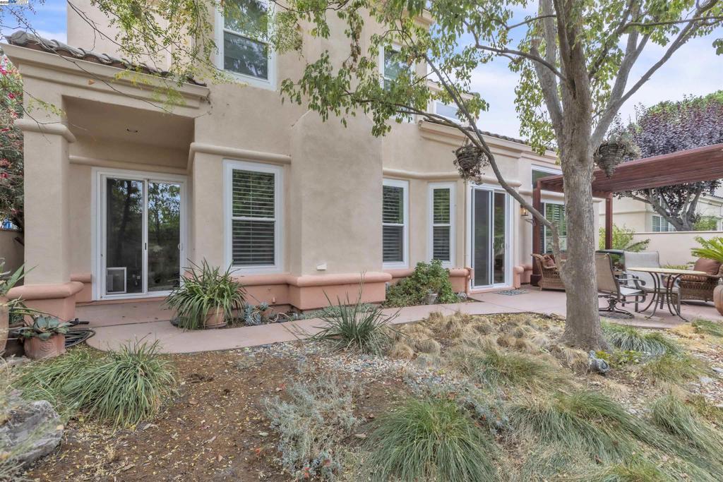 PLEASANTON VALLY - Residential