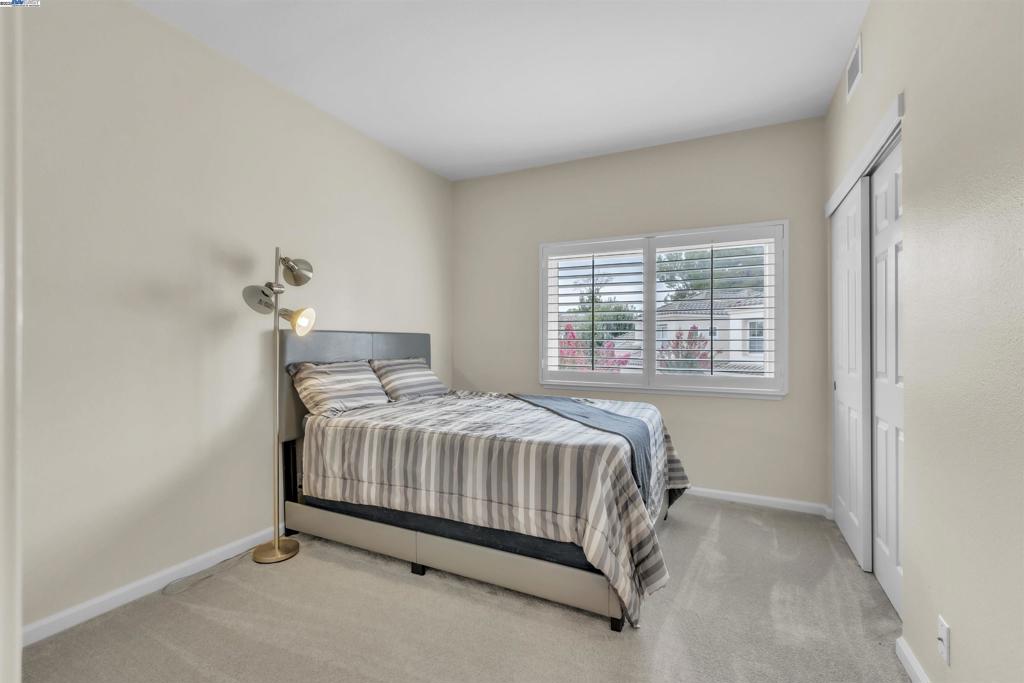 PLEASANTON VALLY - Residential