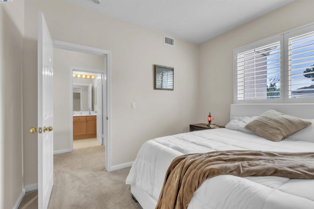 PLEASANTON VALLY - Residential