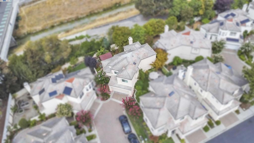 PLEASANTON VALLY - Residential
