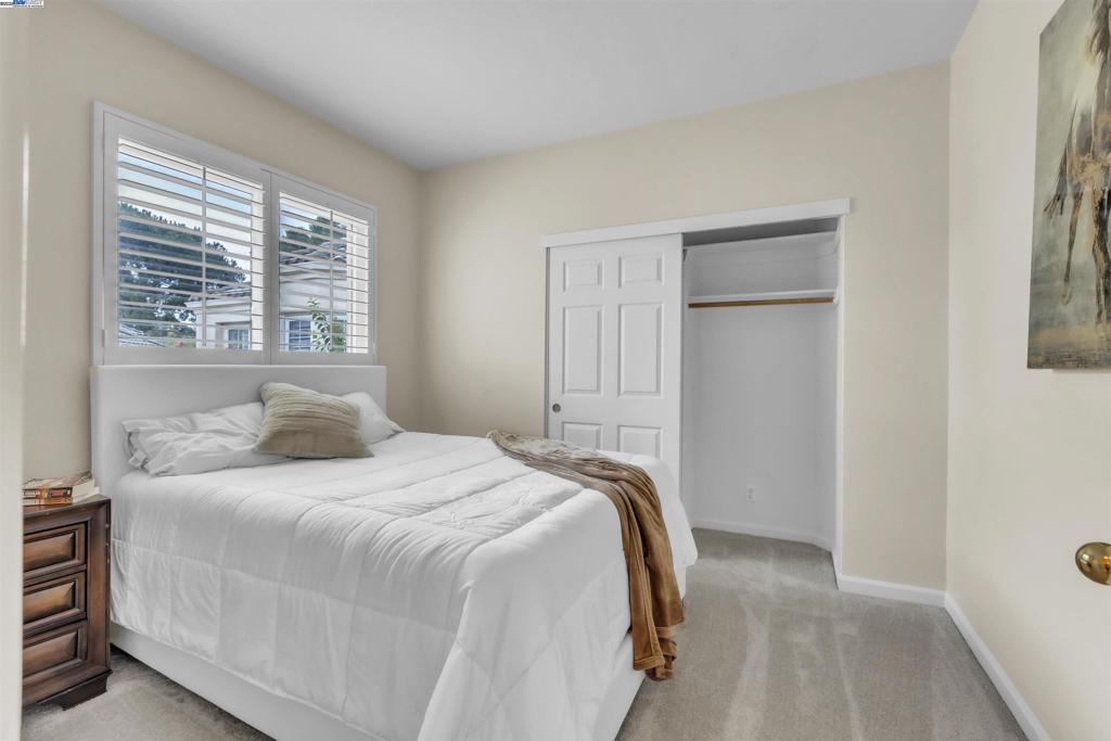 PLEASANTON VALLY - Residential