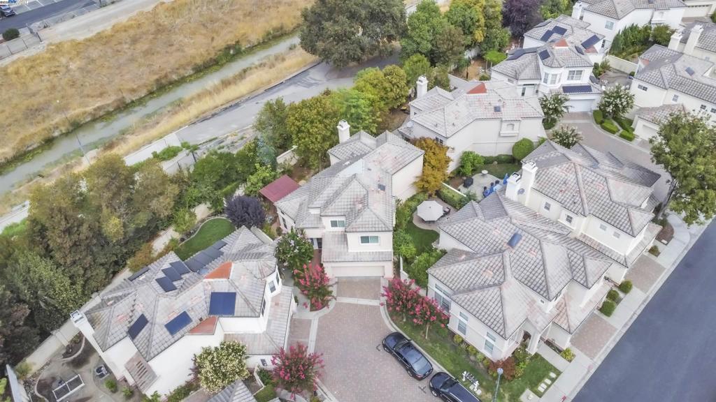 PLEASANTON VALLY - Residential