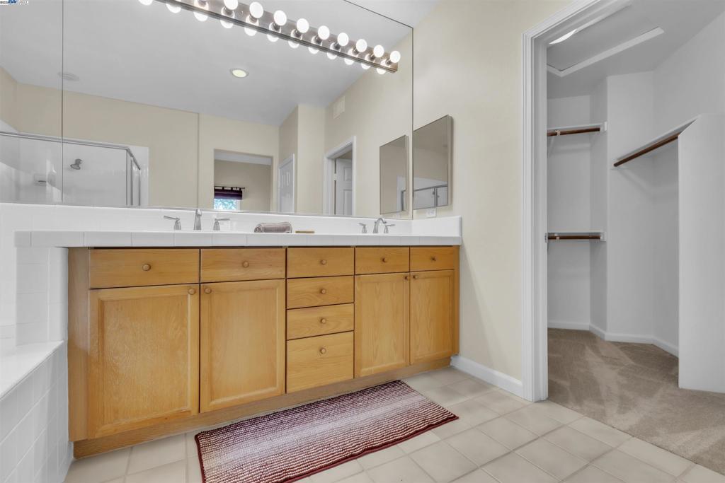 PLEASANTON VALLY - Residential