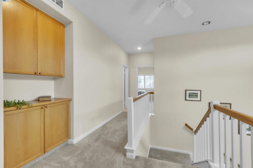 PLEASANTON VALLY - Residential