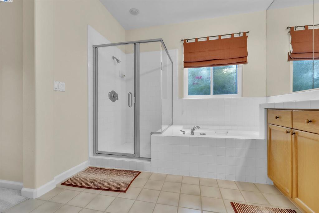 PLEASANTON VALLY - Residential