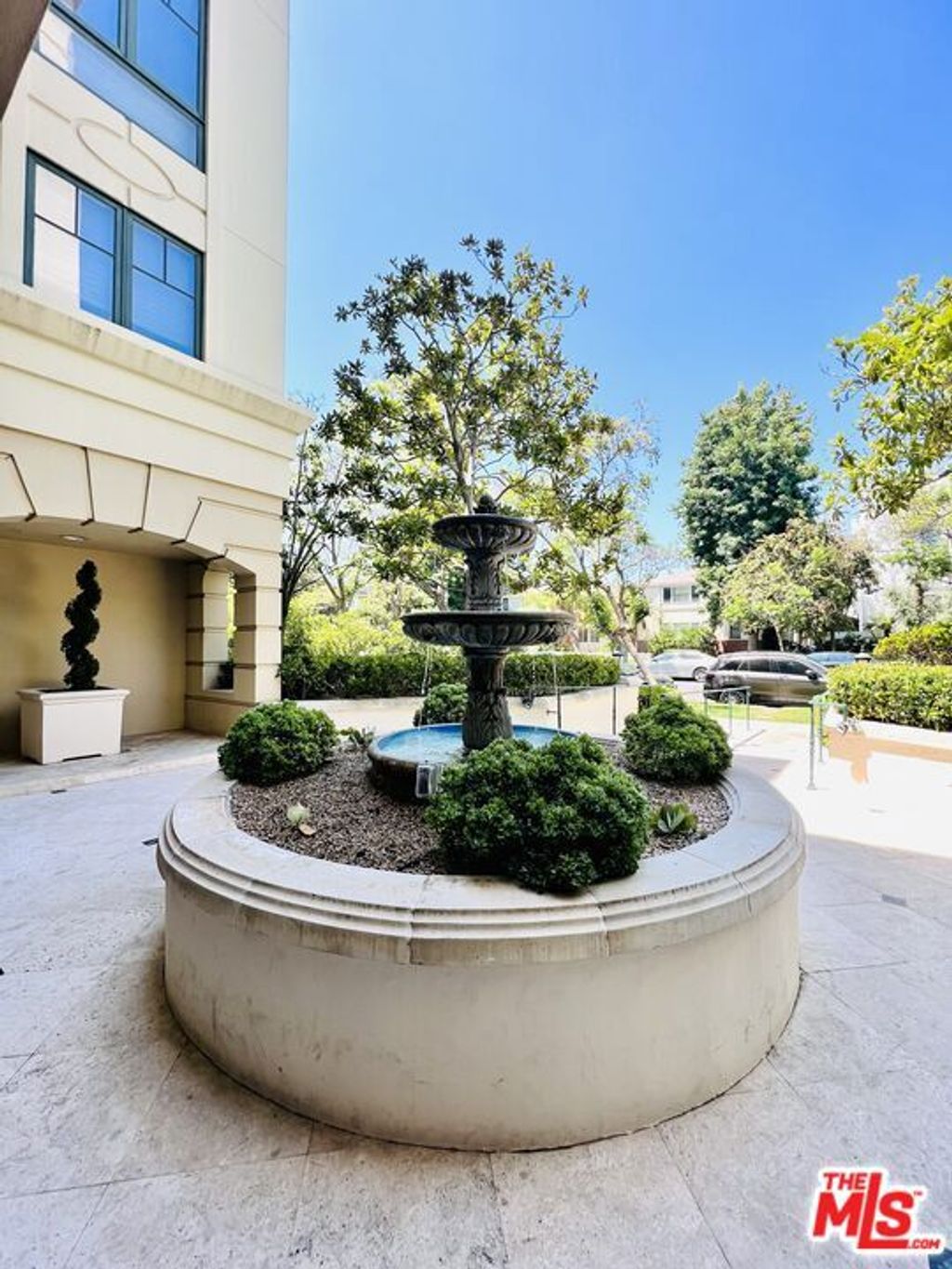 Photo of 430 N Oakhurst Drive #PH407, Beverly Hills, CA 90210 (MLS # 26733931)
