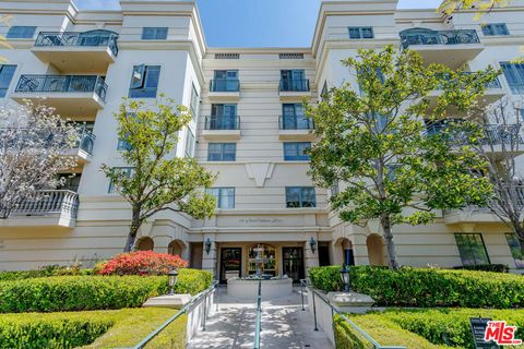 Photo of 430 N Oakhurst Drive #PH407, Beverly Hills, CA 90210 (MLS # 26733931)