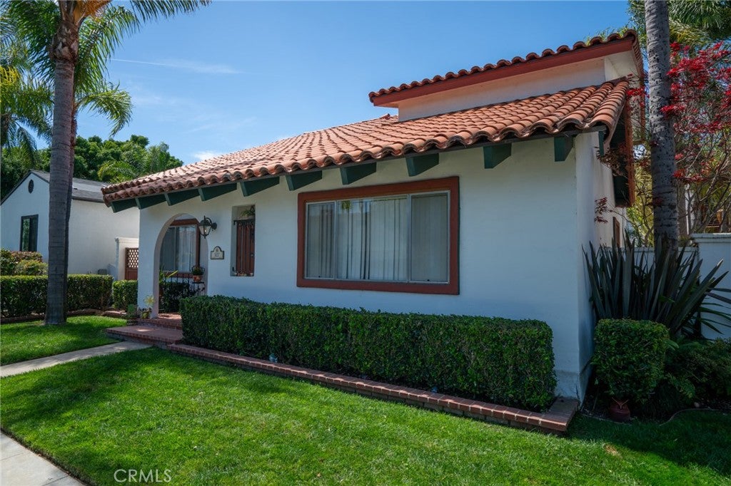 807 Roswell Avenue