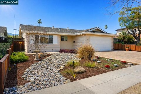 Photo of 3474 3474 Woodside Ln Ln, San Jose, CA 95121 (MLS # 41123809)