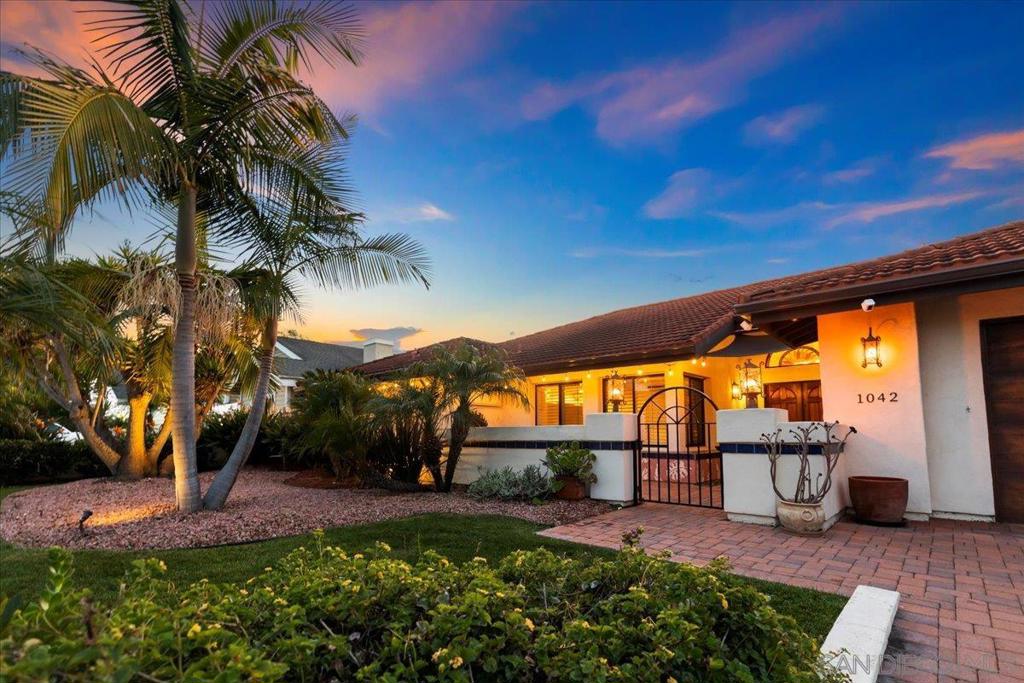 1042 La Sombra Dr