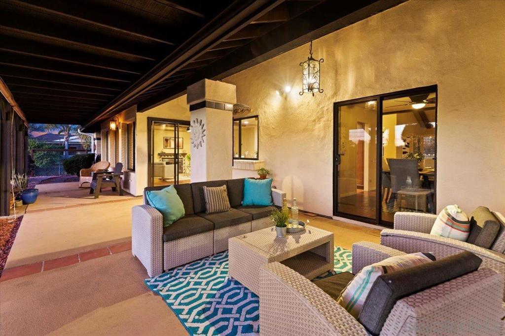 1042 La Sombra Dr