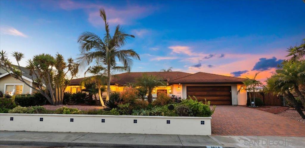 1042 La Sombra Dr