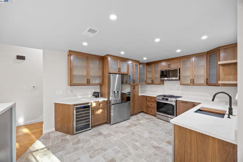 OAK KNOLL - Residential