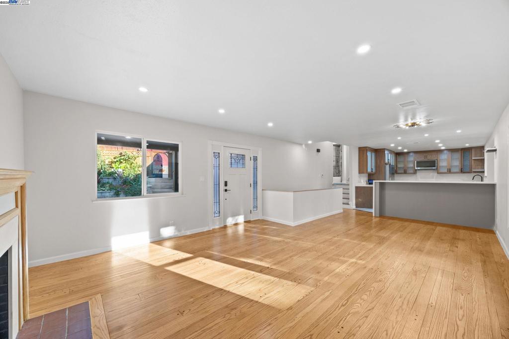 OAK KNOLL - Residential