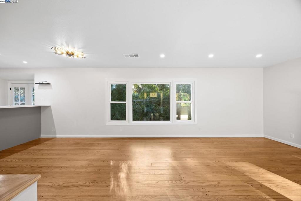 OAK KNOLL - Residential