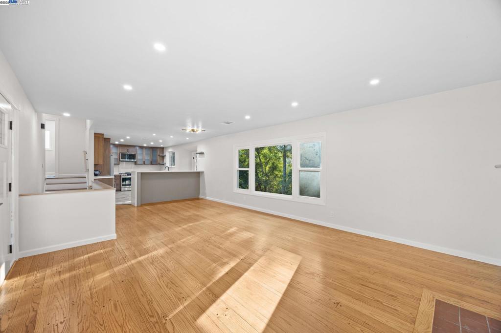 OAK KNOLL - Residential