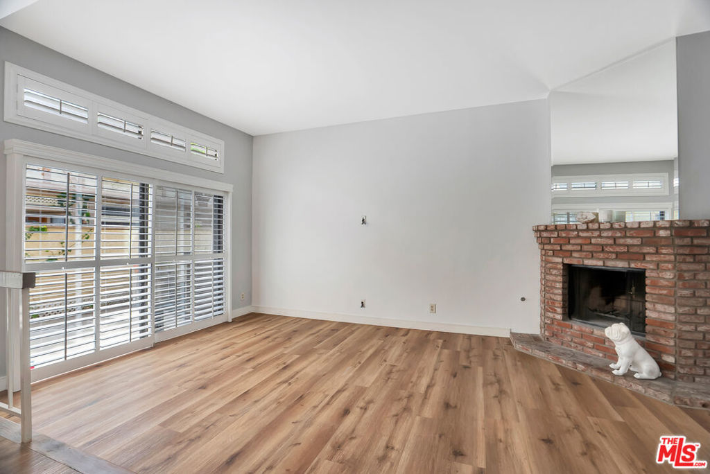 7100 Balboa Boulevard 703