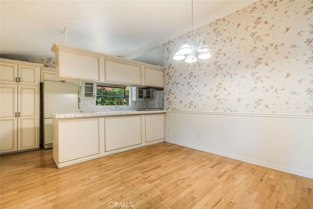 Photo of 20410 Miranda Street, Woodland Hills, CA 91367 (MLS # SR25197136)