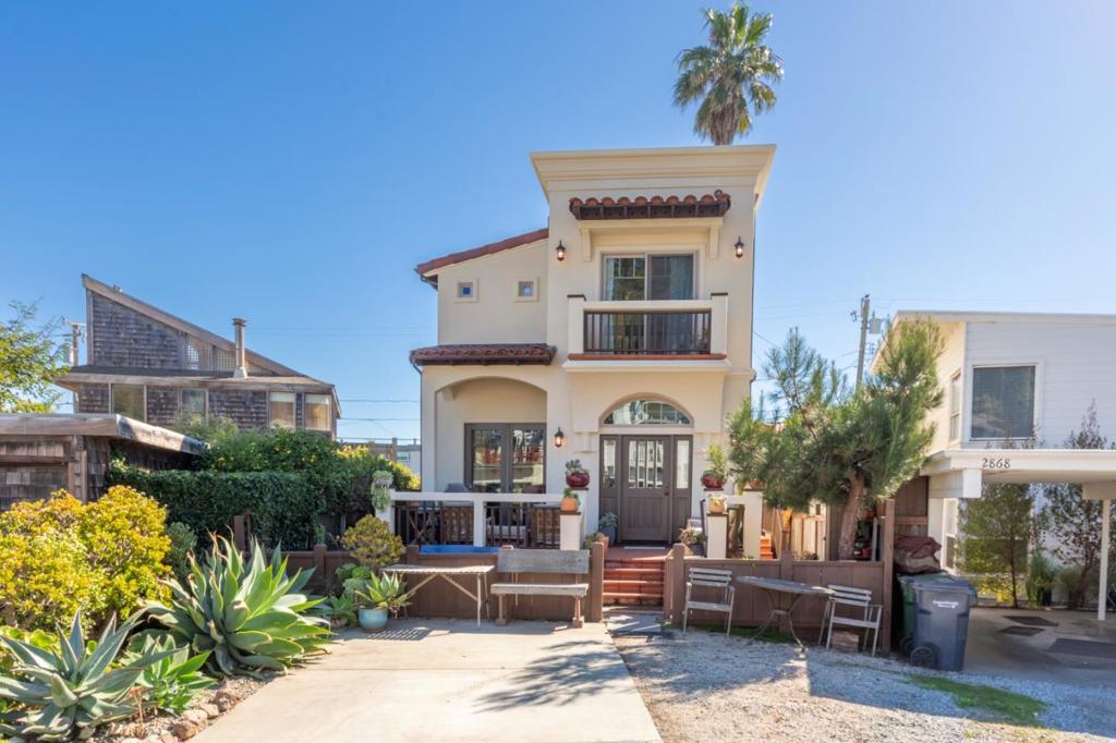 2870 Chesterfield Drive