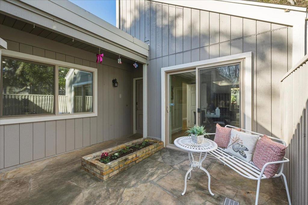 5262 Riverdale Court