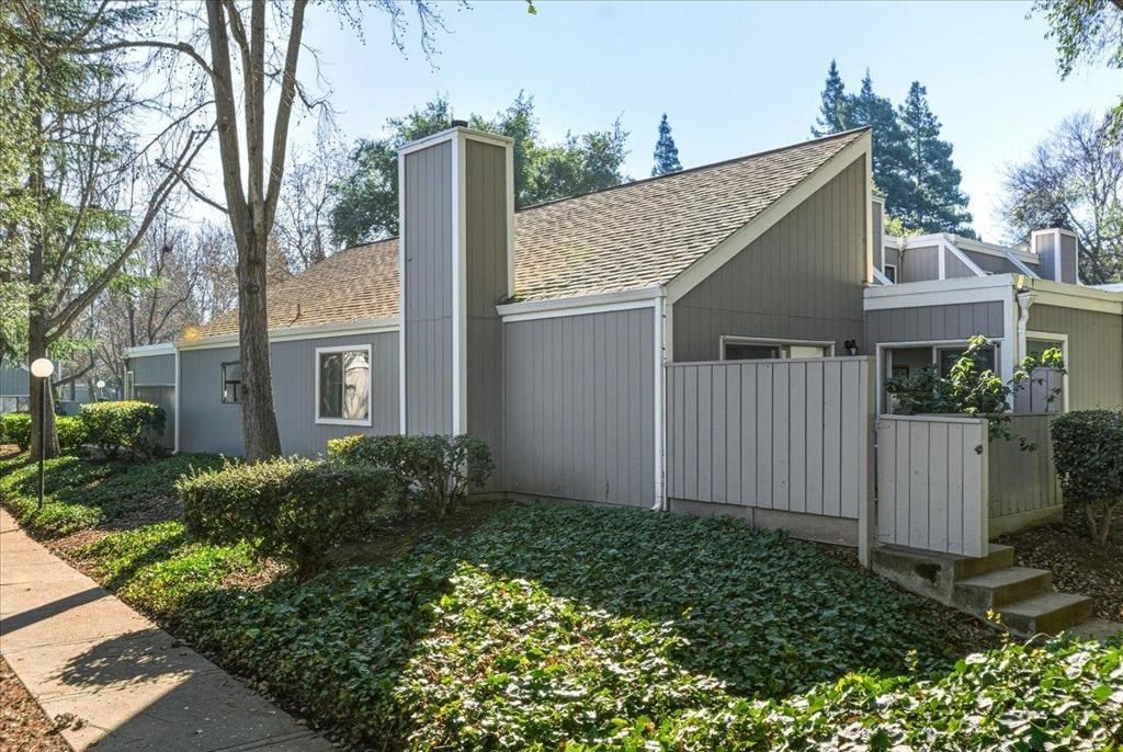 Photo of 5262 Riverdale Court, Pleasanton, CA 94588 (MLS # ML82031438)