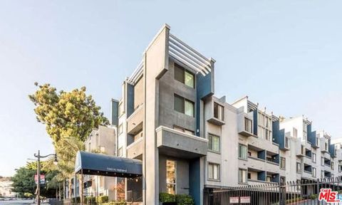 Photo of 1940 N Highland Avenue #81, Los Angeles, CA 90068 (MLS # 26663303)