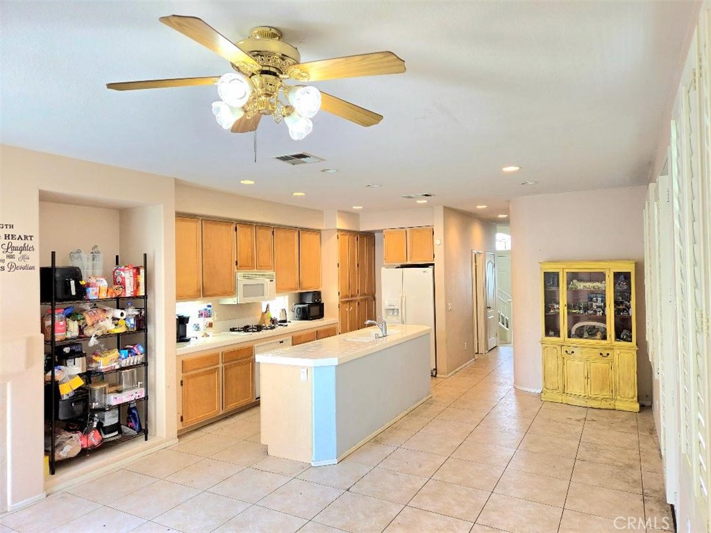 227 S Poplar