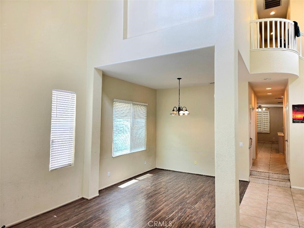 227 S Poplar