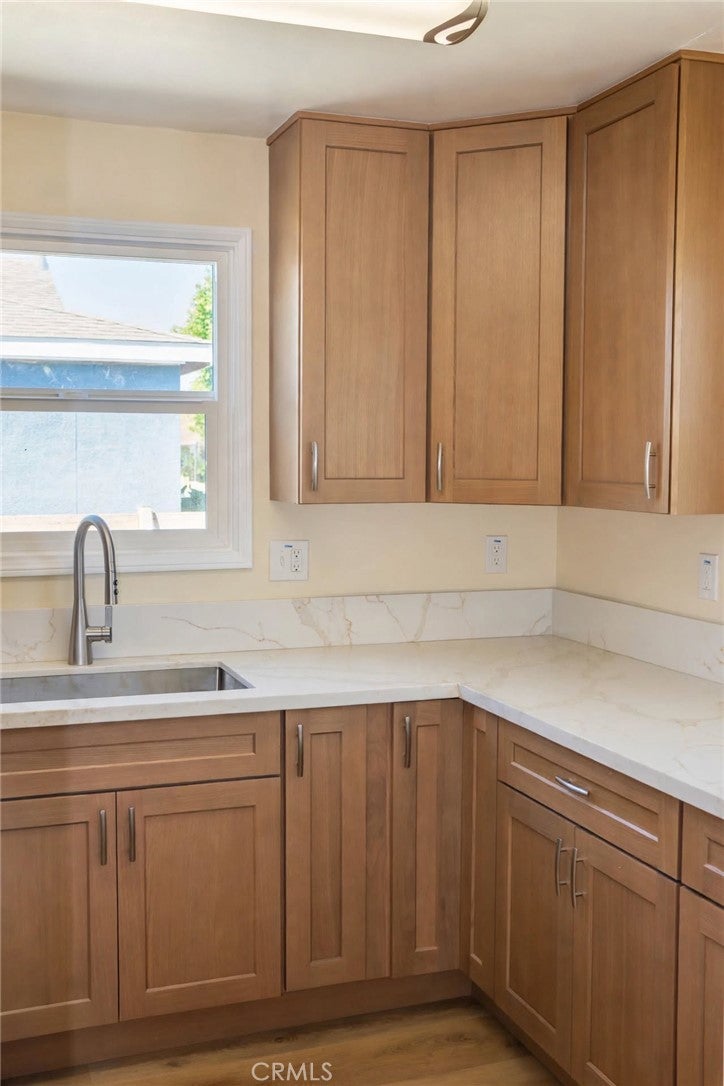 2404 W 153rd