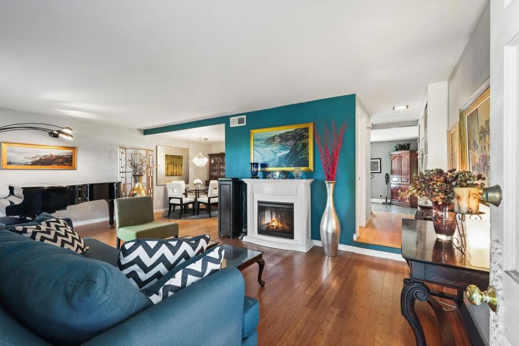 10144 Bloomfield Avenue