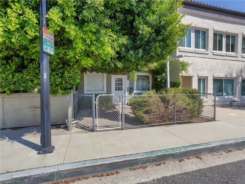Photo of 1817 W Burbank Boulevard, Burbank, CA 91506 (MLS # BB26217191)