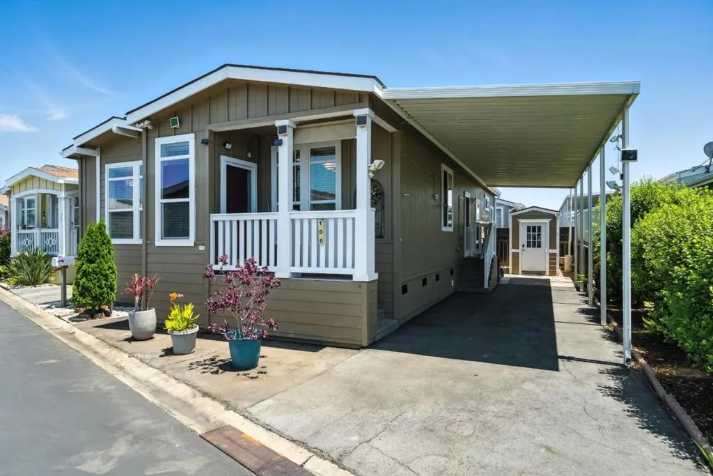 Mountain View, California 94041, United States, 3 Bedrooms Bedrooms, ,2 BathroomsBathrooms,Residential,Active,161025