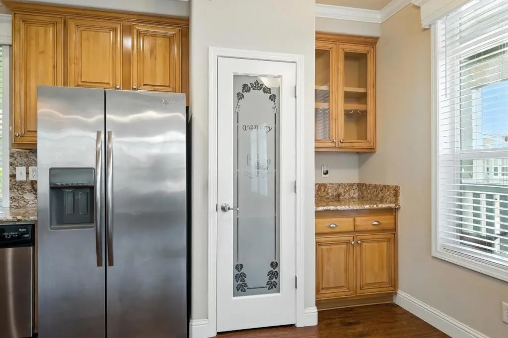 Mountain View, California 94041, United States, 3 Bedrooms Bedrooms, ,2 BathroomsBathrooms,Residential,Active,161025