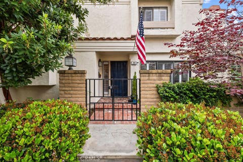 Photo of 38 Navarre #138, Irvine, CA 92612 (MLS # OC26073361)