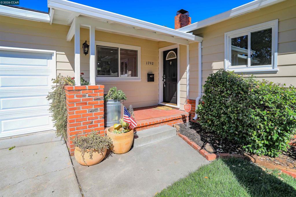 1792 Sharon Dr DR, Concord CA 94519