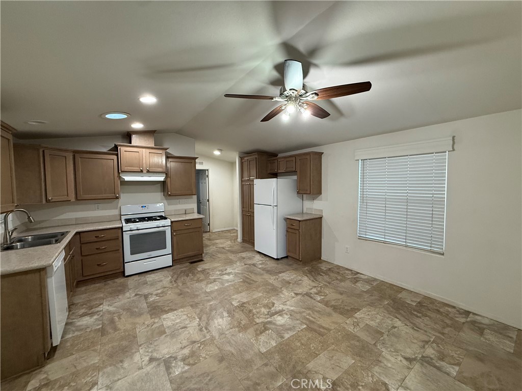 11101 Imperial Hwy 84