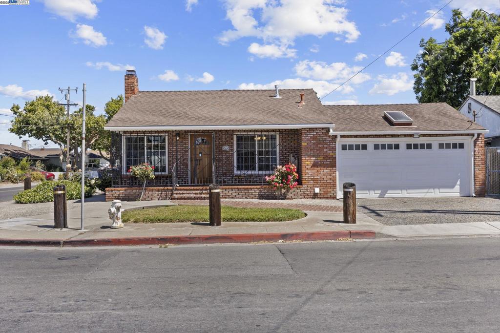 Commuters Dream! Easy access to major freeways. This charming 2-bedroom, 1-bath home in San Leandro's Washington Manor neighborhood has been beautifully updated and is move-in ready. Enjoy a fully remodeled kitchen with stainless steel appliances, modern cabinetry, and granite countertops. The remodeled bathroom features stylish finishes and a clean, contemporary design. Fresh carpet in the bedrooms and refinished hardwood floors throughout add comfort and character. Dual-pane windows bring in natural light while a new furnace ensures year round comfort. Homes galvanized plumbing has been changed to copper underneath home. Sitting on a spacious 5,500 sq. ft lot, the backyard offers endless room for relaxation, entertaining, or potential ADU. Located in a well established neighborhood with easy access to parks, schools, and shopping. This a great opportunity to own a thoughtfully updated home in one of San Leandro’s most desirable communities.