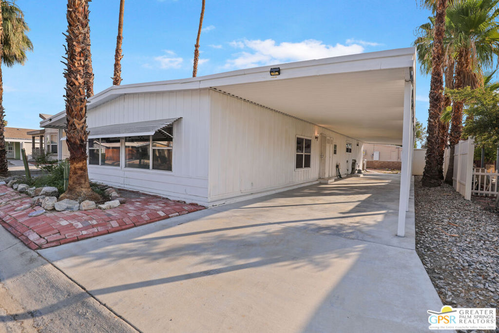 Date Palm Country Cl - Manufactured In Park