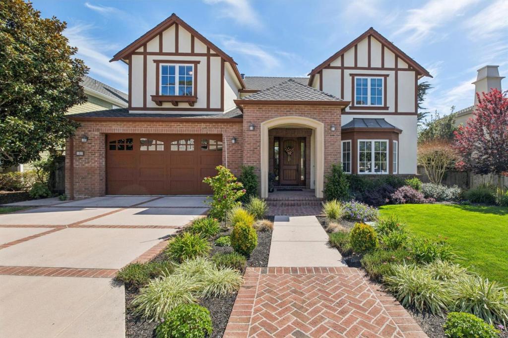 107 Carnoustie Drive