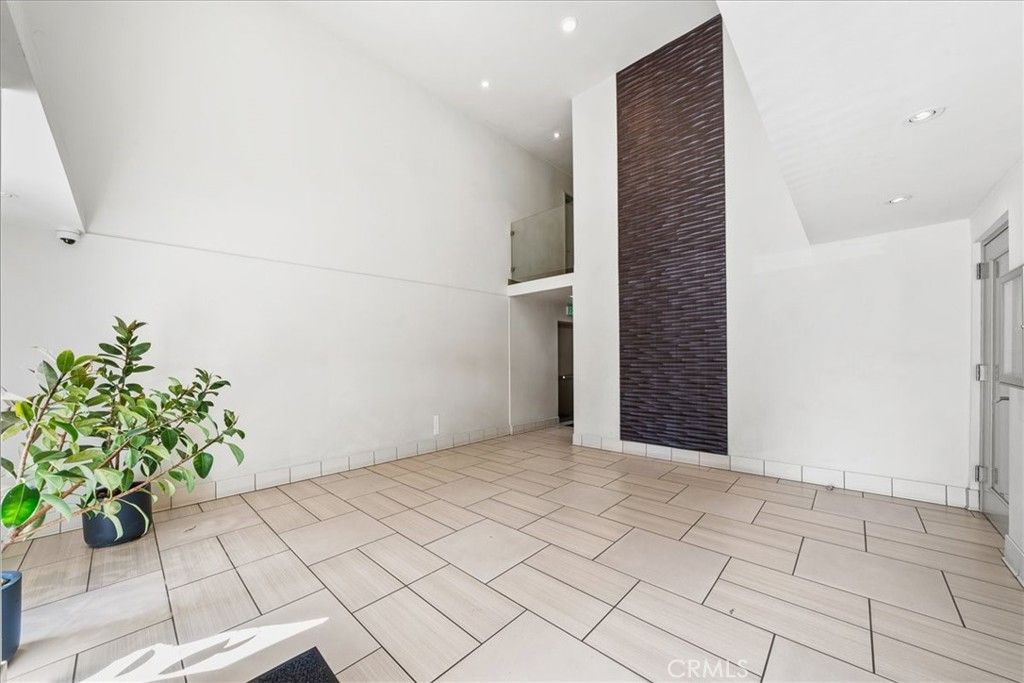 Photo of 1045 N Kings Road, West Hollywood, CA 90069 (MLS # NP26008726)